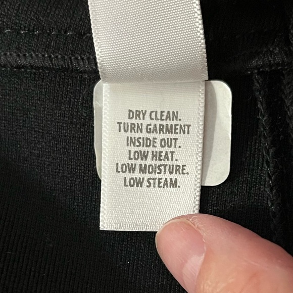 St. John Caviar Black Cigarette Ankle Pants Size 12 Side Zip Closure Wool Blend - Picture 10 of 13